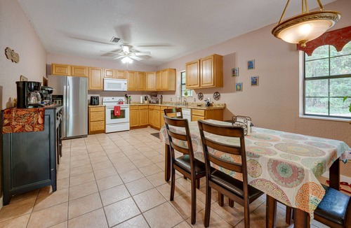 Muenster House | ‘The Winehouse’ Rental in Muenster: Near Wineries!