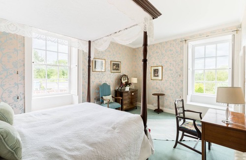 Kemerton Bed & Breakfast | The Wisteria Room