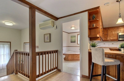 Saint-Alexis-des-Monts Apartment | The Wolf's Cottage in St Alexis