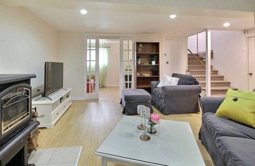 Saint-Alexis-des-Monts Apartment | The Wolf's Cottage in St Alexis