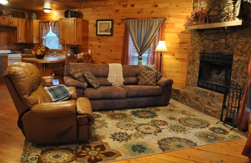 Octavia Cabin | The Wolf Cabin at Cedar Valley is your destination to get away from it all.
