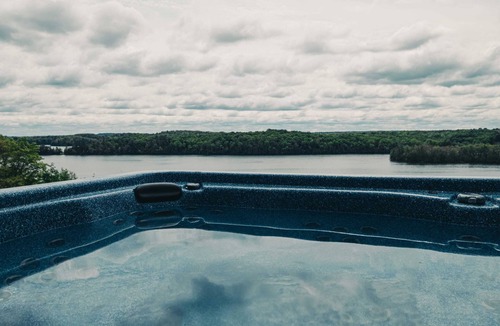 Frontenac Ski Chalet | The Wolfe Lake House - Great Wifi by Westport
