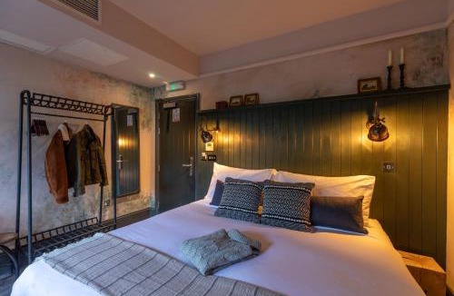 Fulham Broadway Hotel | The Wolfpack Inn