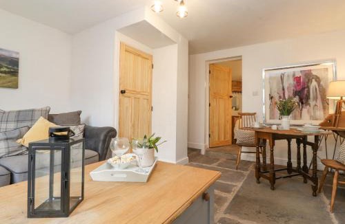 Bowness-on-Windermere Apartment | The Wonky Burrow