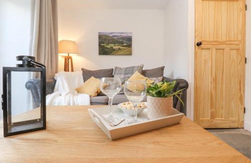 Bowness-on-Windermere Apartment | The Wonky Burrow