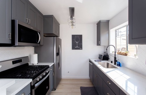 Pico Apartment | The "Wood & Iron Loft"