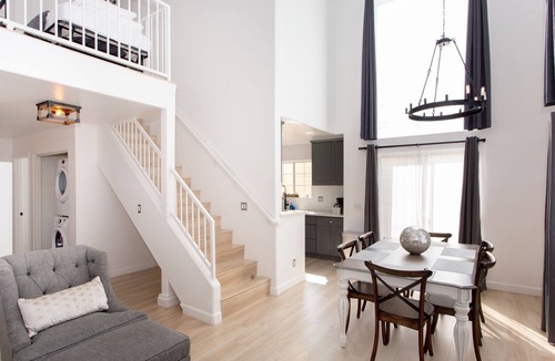 Pico Apartment | The "Wood & Iron Loft"