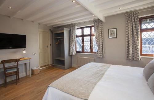 Sidcot Hotel | The Woodborough Inn