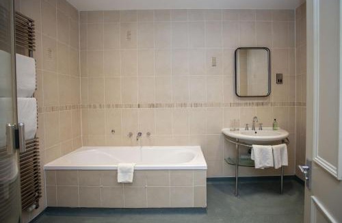 Sidcot Hotel | The Woodborough Inn