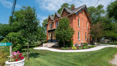 Ruthven Hotel | The Woodbridge House