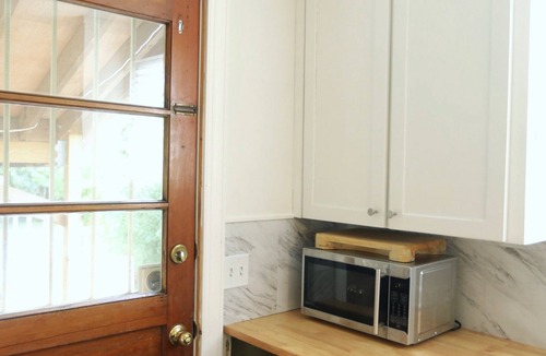 Woodbine House | The Woodbright - Cozy Digs - Easy Access to City - Pet Friendly