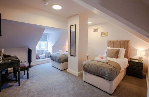 Redlynch Hotel | The Woodfalls Inn