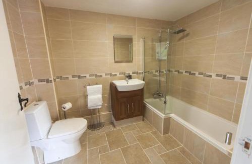 Corby Glen Hotel | The Woodhouse Arms