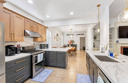 Indian Springs House | The Woodlands 4BR Forest Retreat – Pool, Spa & Nature Trails