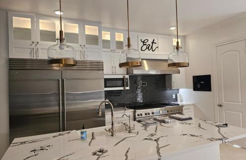 Grogan's Mill Villa | The Woodlands Benjis Place