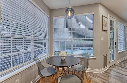 The Woodlands House | The Woodlands Gem with Pool and Spa