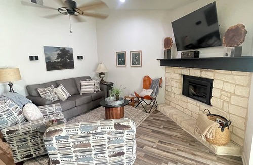 Salado Condo | The Woodley House