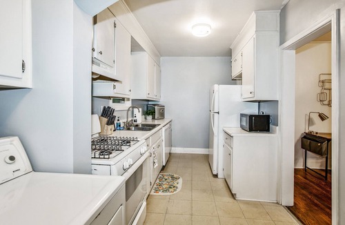 Fayetteville House | The Woodside Guest House II