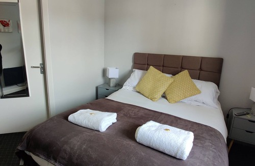 Fishbourne Hotel | The Woolpack Inn