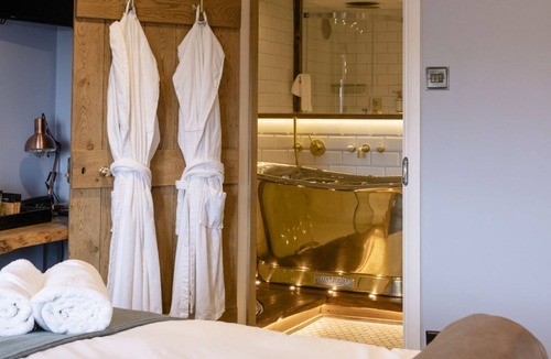 Fremington Hotel | The World Famous Tan Hill Inn