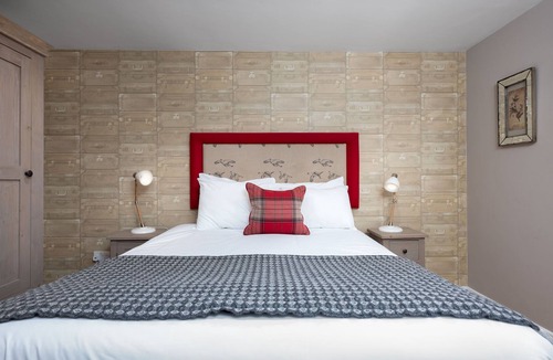 Earls Barton Hotel | The Worlds End