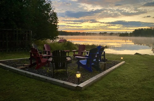 Broadbent Cottage | The Wraight Escape Cottage - A family Oasis