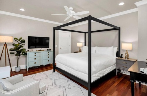 Earlewood House | The Wren Main and Guest House