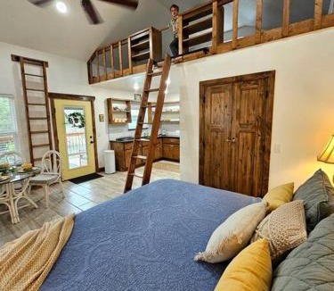 Guthrie House | The Wren's Nest Lake Cottage