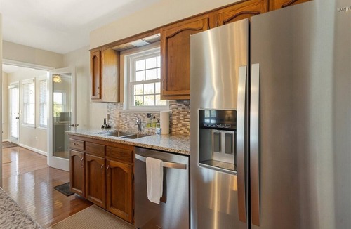 Graysville Hotel | The Wrenley Chateau! Convenient Location+Fire pit!
