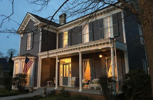 Holly Springs Bed & Breakfast | The Wynne House Inn
