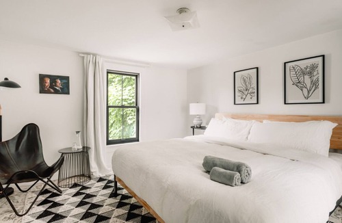 Roscoe Hotel | The Yarra