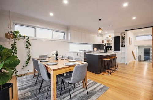 Yarra Glen House | The YarraView - wedding accommodation