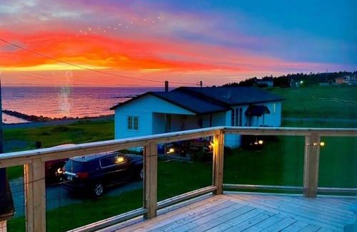 Heart's Delight House | The Yellow Dory -Hearts Delight 2BR! Ocean Views