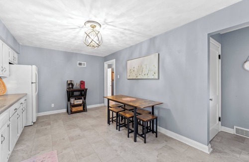 Waterloo House | The Yellow Haus, close to downtown Waterloo!