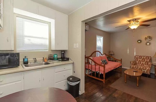 Amarillo Apartment | The Yellow Rose Apartment: Above garage apartment in cozy, quiet neighborhood
