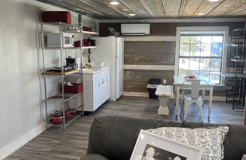 Mason Apartment | The Yellow Rose, Near the Square, Renovated & in the Heart of the Hill Country