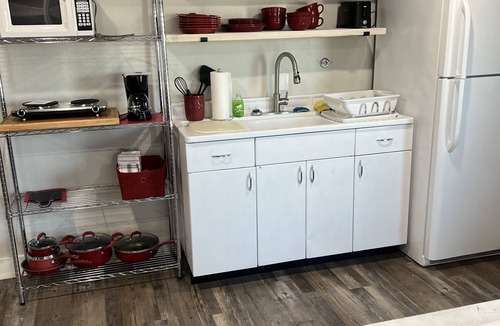 Mason Apartment | The Yellow Rose, Near the Square, Renovated & in the Heart of the Hill Country