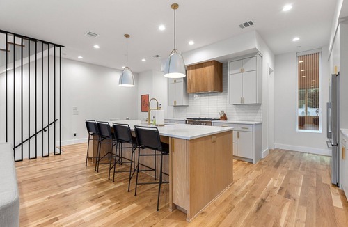 Oak Lawn House | The Yellow Rose