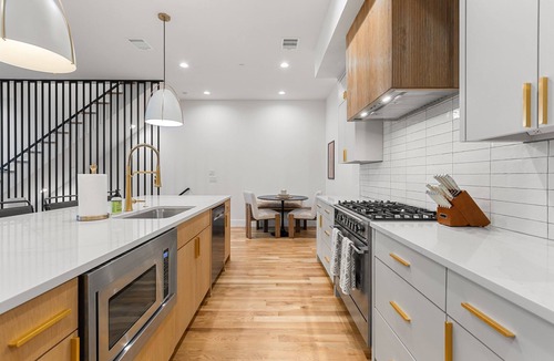 Oak Lawn House | The Yellow Rose