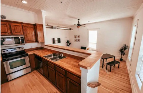 Waxahachie Apartment | The Yellowrose - downtown Waxahachie