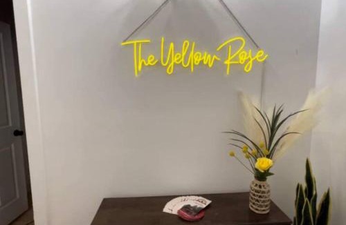 Waxahachie House | The Yellowrose