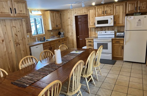 West Yellowstone Cabin | The Yellowstone Cabin 126: Master Suite Indulgence