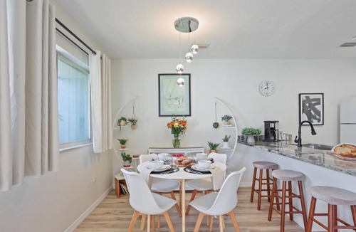Gainesville Condo | The YinYang | King Bed Workspace Full Kitchen
