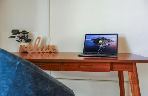 Gainesville House | The YinYang - King Bed , Workspace , Full Kitchen
