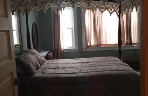 Towanda Bed & Breakfast | The York at Victorian Charm Inn