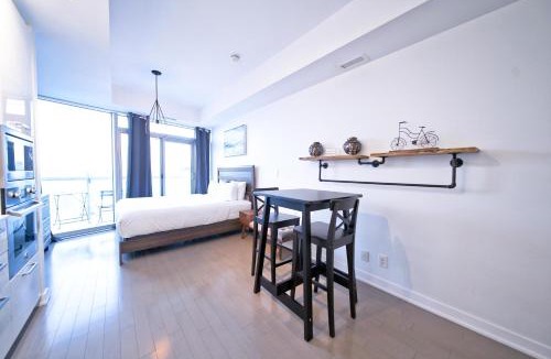 Toronto Entertainment District Apartment | The York Suites