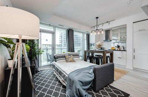 Toronto Entertainment District Apartment | The York Suites