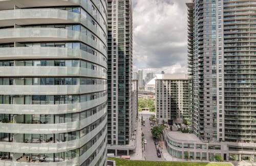 Toronto Entertainment District Apartment | The York Suites