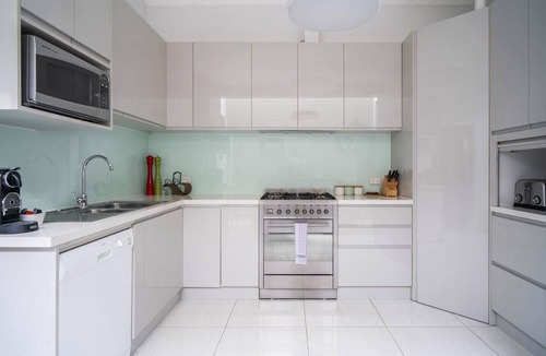 Annandale House | The Young A Peaceful Parkside Delight