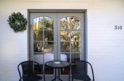 Annandale House | The Young A Peaceful Parkside Delight